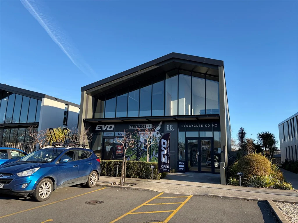 Papanui Sun-Filled Office with 10 Parks