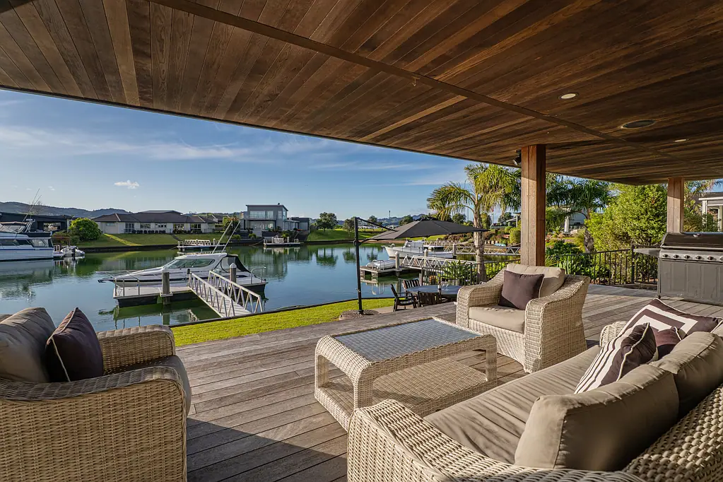 Whitianga 4房  North facing canal front home