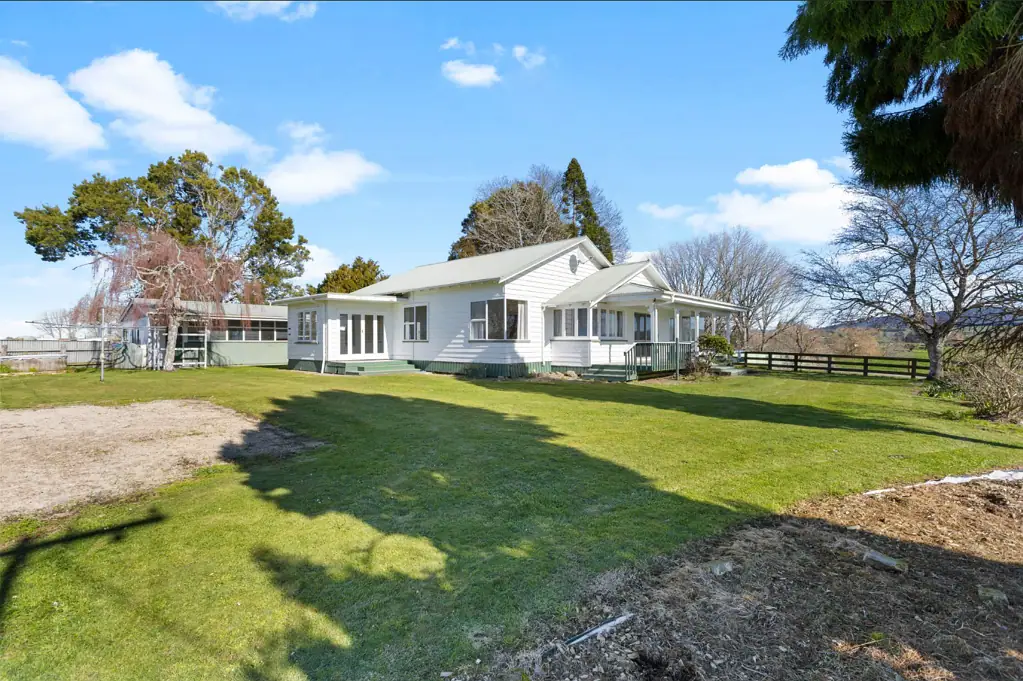 Peaceful Rural Living - Just Minutes from Town