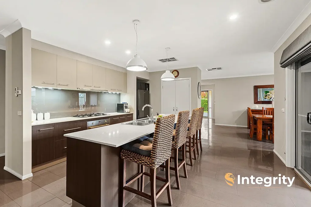 Yarra Glen 4ห้องนอน SPACIOUS CONTEMPORARY HOME IN COURT LOCATION