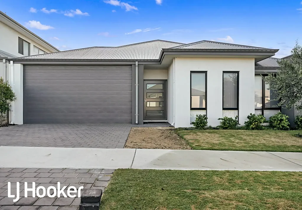 Beautiful 4x2 with Theatre and Activity Rooms