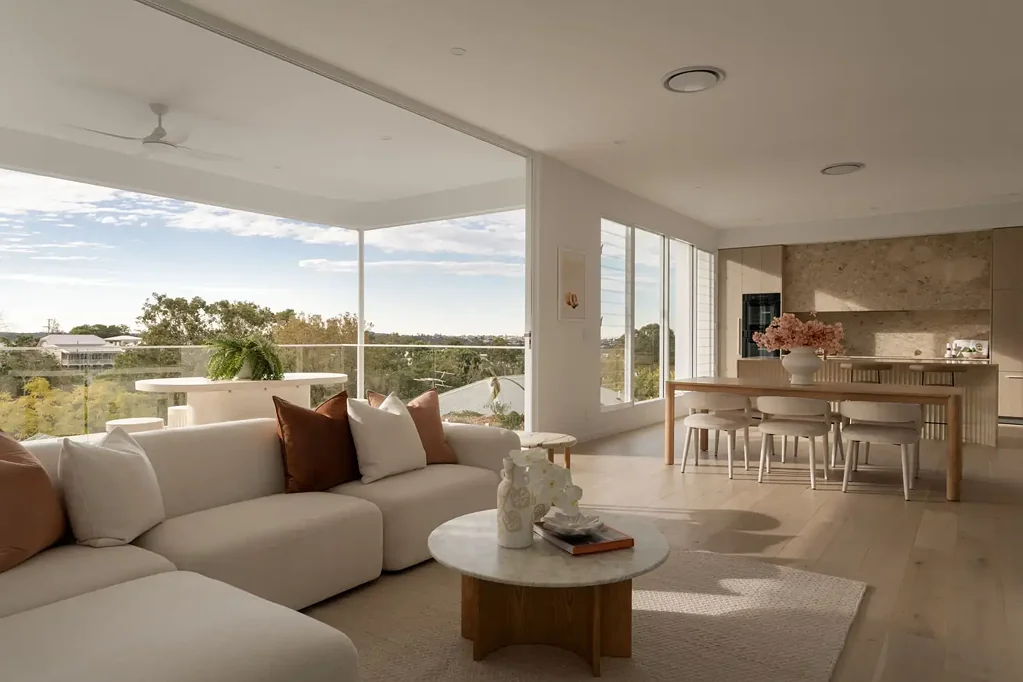 Paddington 4房 全新豪华住宅 300平米角落地块 3米高天花板 Miele厨房 主套房带圆形浴缸 流畅室内外过渡 邻近Paddington街区 Brand-New Elevated Luxury and Enchanting Views in Paddington