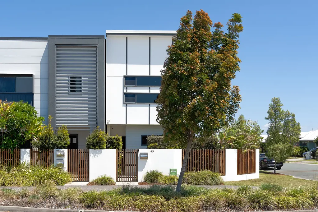 Nirimba 4chambre Immaculate Corner Block Home in the Heart of Nirimba's Thriving Community