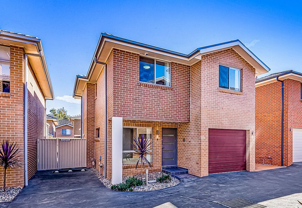 8 DELONIX GLDE, KELLYVILLE RIDGE NSW 2155, 0 Bedrooms, 0 Bathrooms, Townhouse