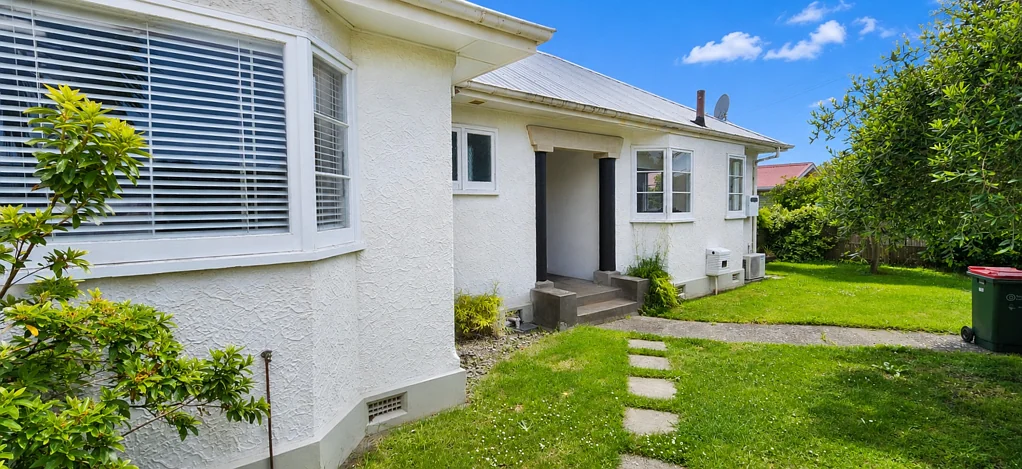 3 BEDROOMS IN PRIME LOCATION