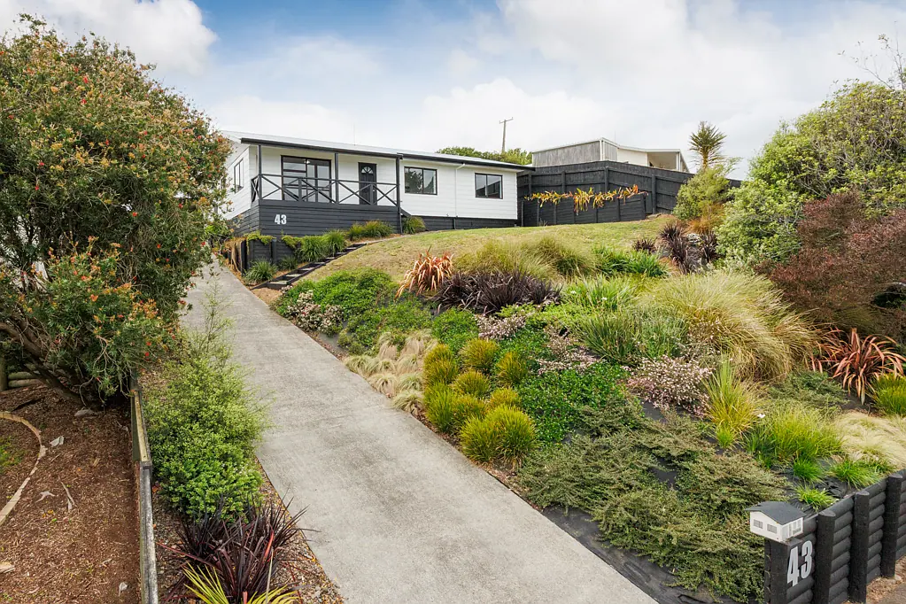 Feilding 3房  Move-in ready with captivating views