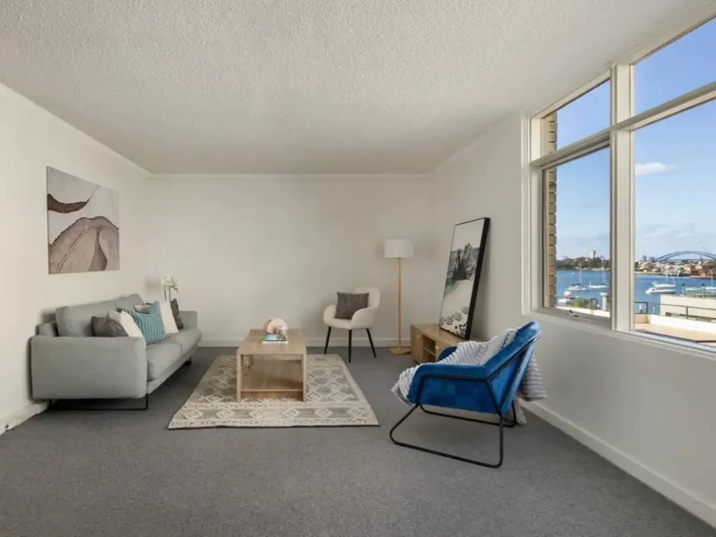 Stunning 2 Bedroom Apartment !
