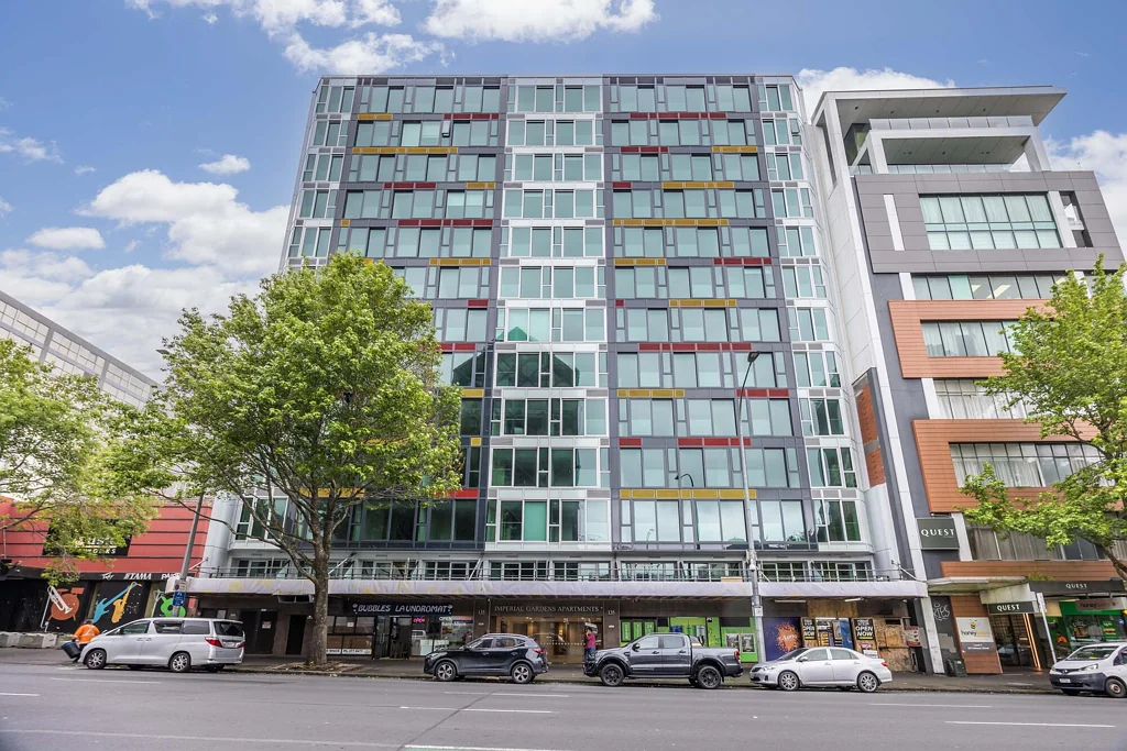 Auckland Central 2房  Owner Liquidating - ALL offers presented!
