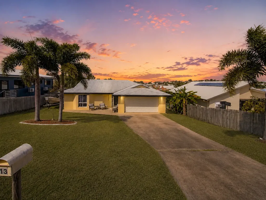 Bowen 4房  LOW-MAINTENANCE FAMILY LIVING OR A READY-MADE INVESTMENT