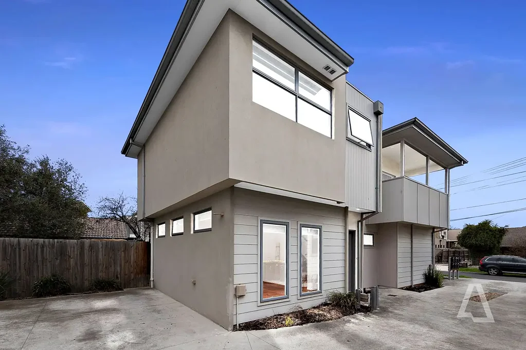 Contemporary Comfort in a Connected Location – 2/6 Bosquet Street, Maidstone