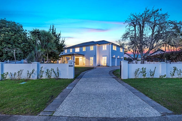 19 Oak Manor Drive, Albany, North Shore City