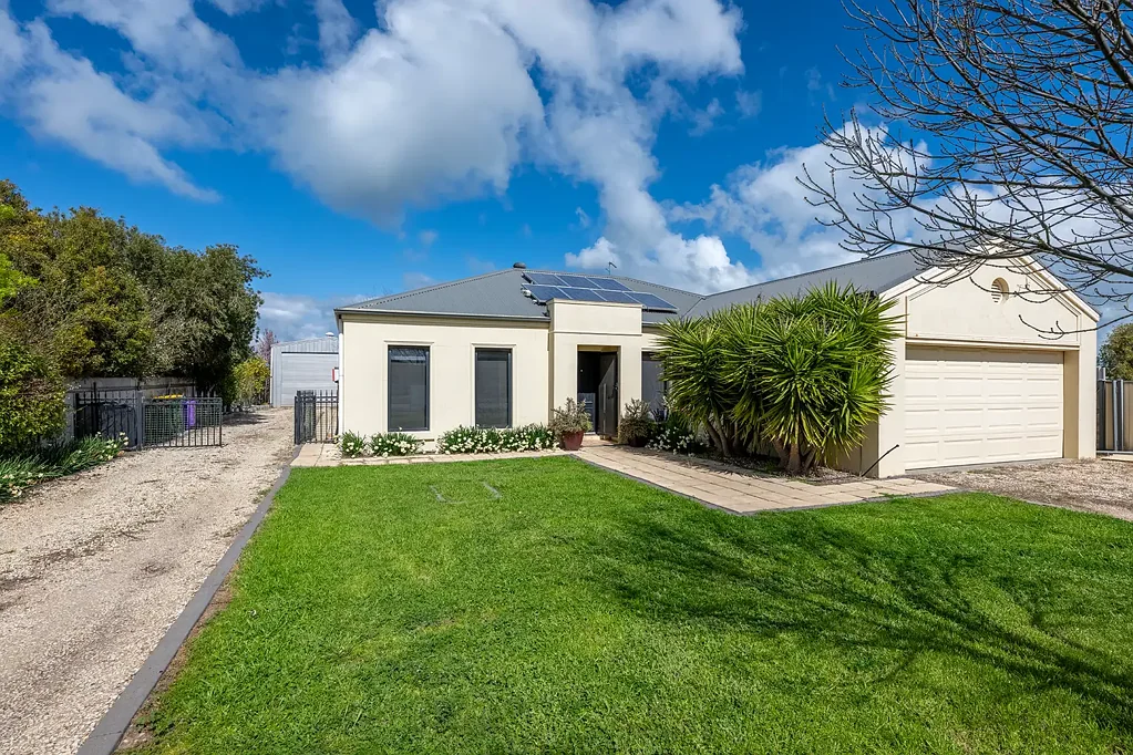 53 Leahy Street, Nhill, VIC 3418