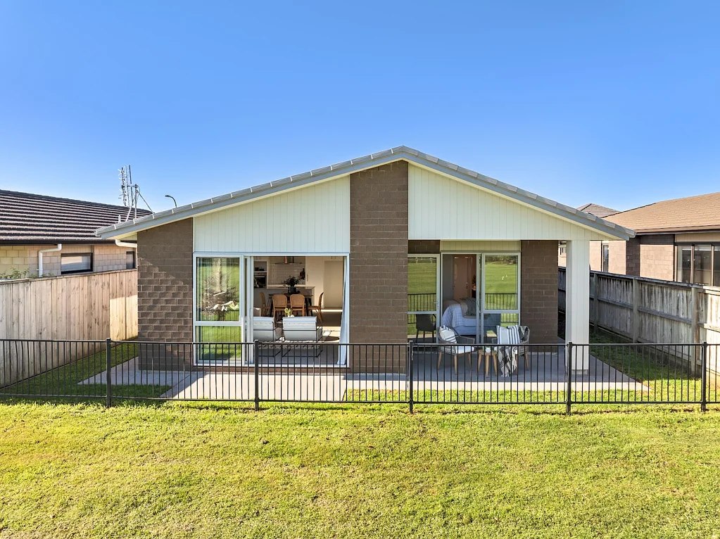 Omokoroa 2ਬੈੱਡਰੂਮ Contemporary Comfort in a Convenient Spot