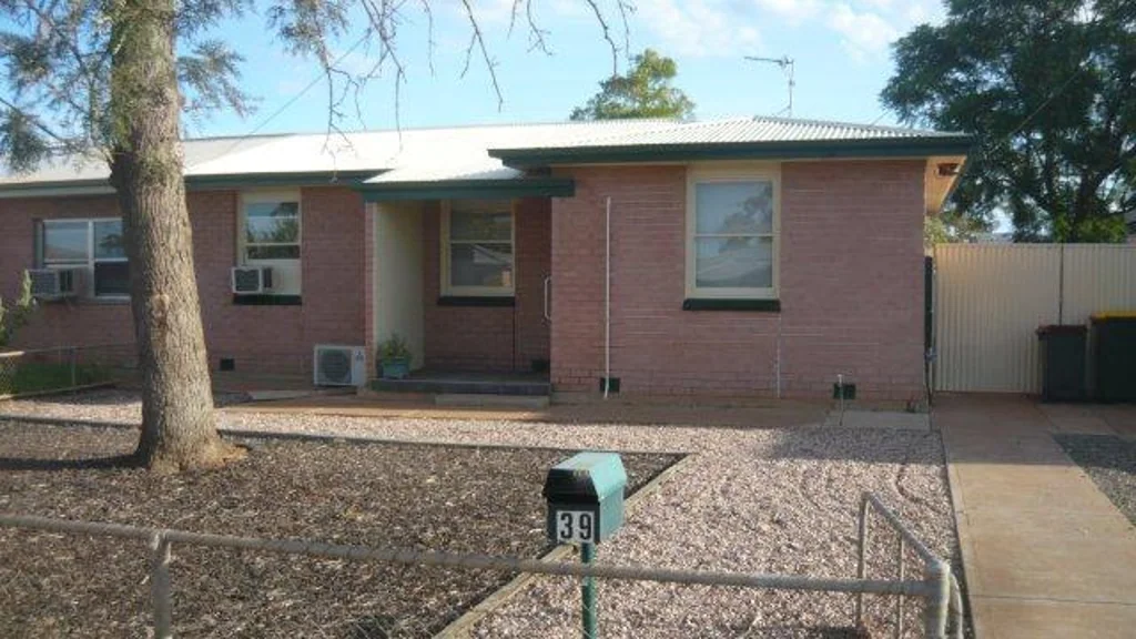 FURNISHED MAISONETTE