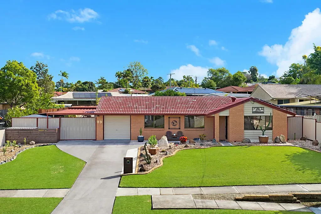 Regents Park 3ਬੈੱਡਰੂਮ 898m2 Block - With Sub-division Potential - Renovated Home