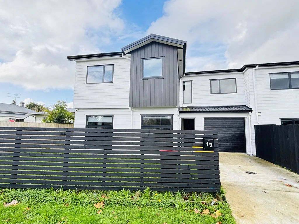 PAPAKURA, 4 BEDROOMS