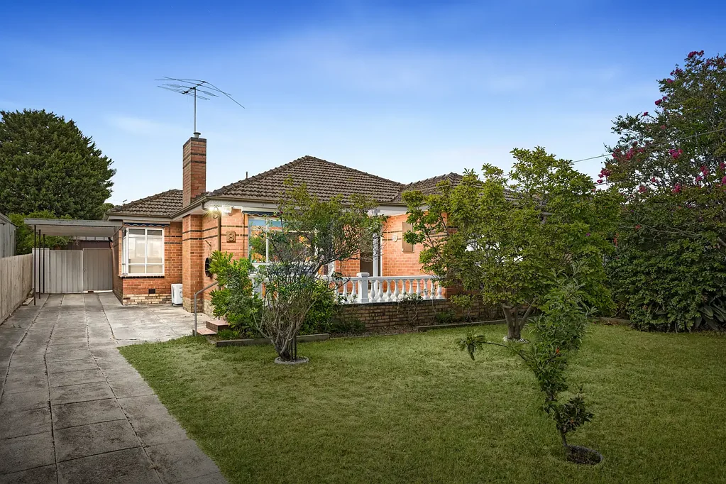 8 Dundee Avenue, Chadstone, VIC 3148