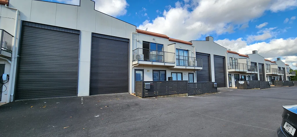 Takanini For sale - Takanini live / work