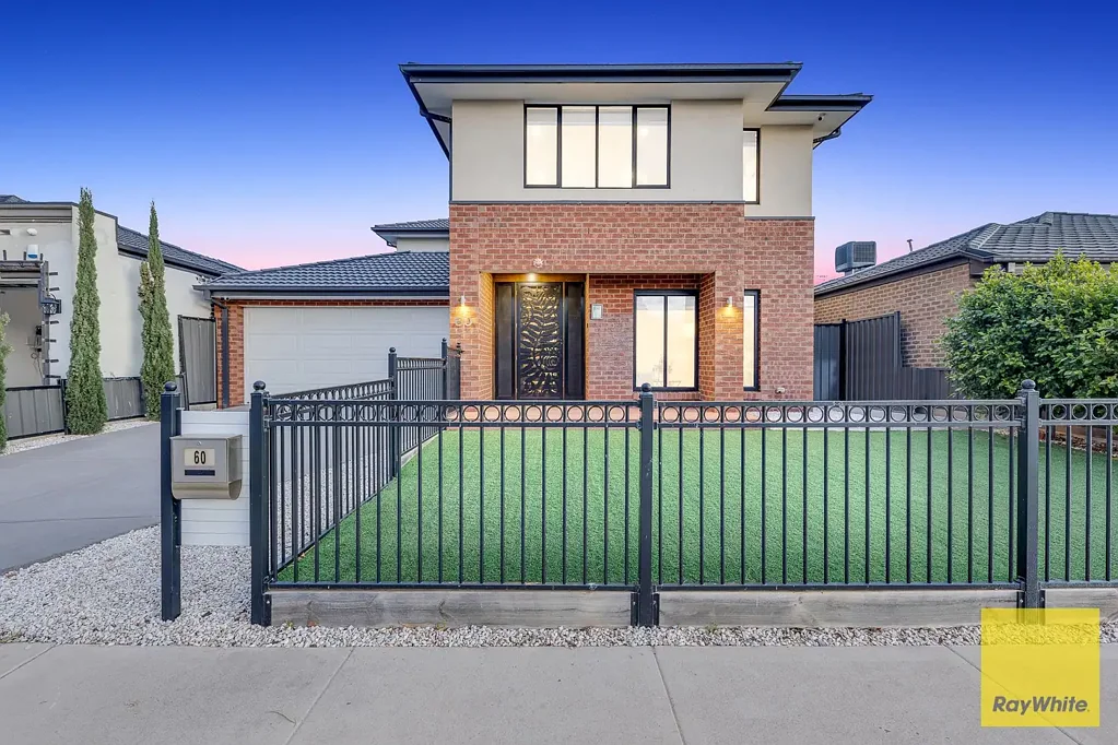 Tarneit 5 Bedroom North Facing Family Entertainer - Approx 40 sq Home!