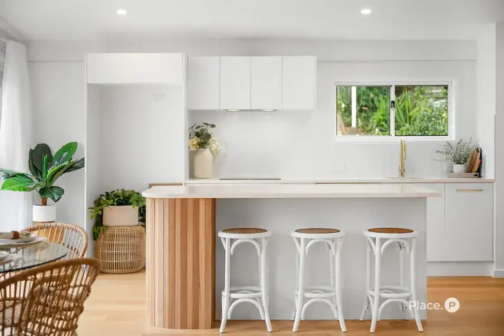 Holland Park 3कमरा Sophisticated Low-Maintenance Living in the Heart of Holland Park
