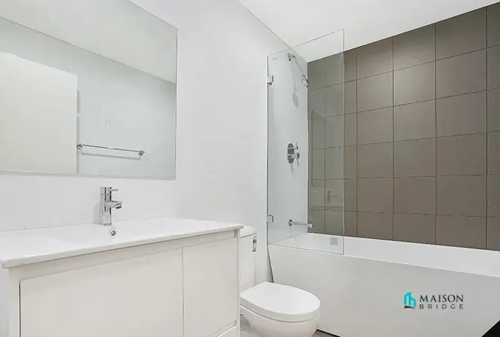 Convenient Location 3 Bedrooms Apartment