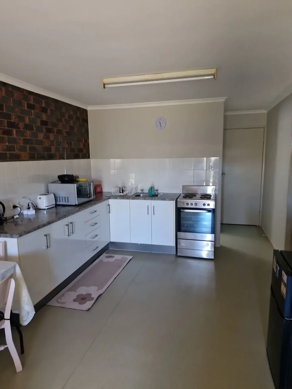 2 Bedroom Unit- Quiet Complex Granville