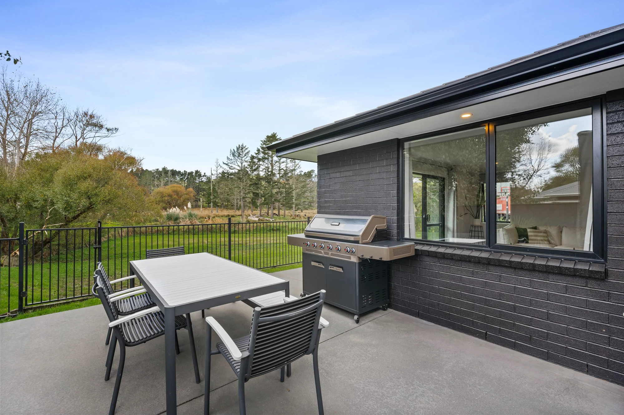 Helensville 4બેડરૂમ A Hidden Gem