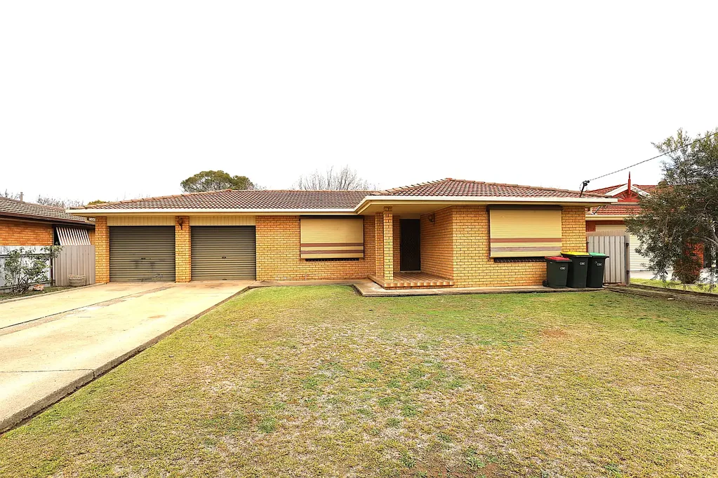 Cootamundra 3બેડરૂમ Ready For A New Owner
