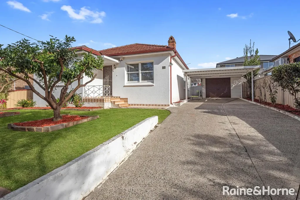 Clemton Park 3બેડરૂમ Elevated Family Home in a Convenient Clemton Park Setting