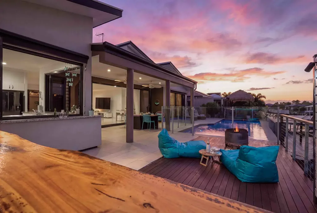 Banksia Beach 4 Bedroom North-Facing Canal Resort Style Entertainer with Pontoon Living