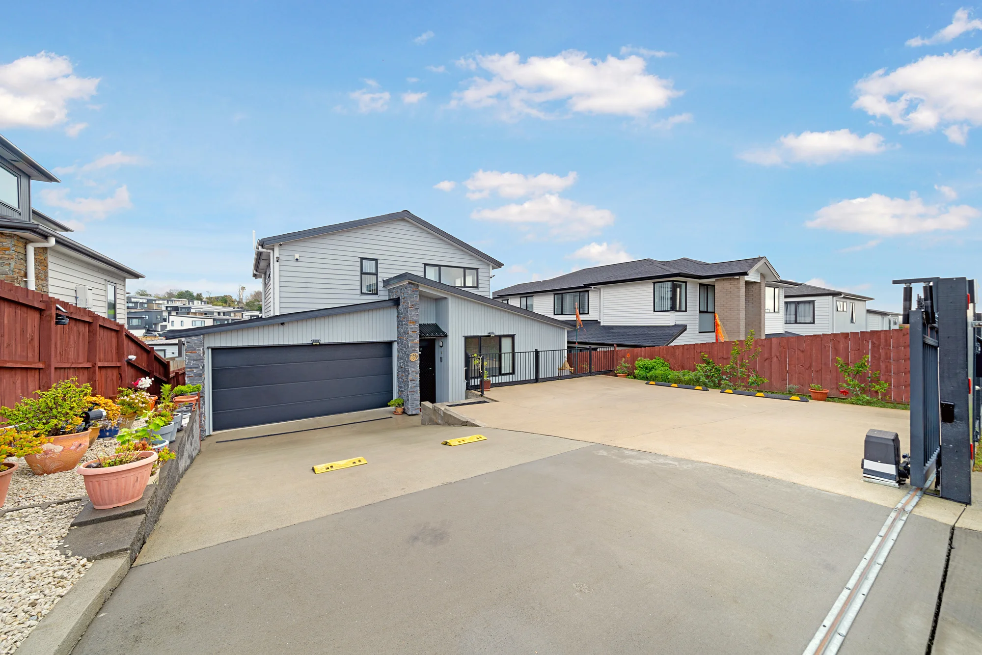 Massey 5房  Luxury Living with Space, Style & Versatility!