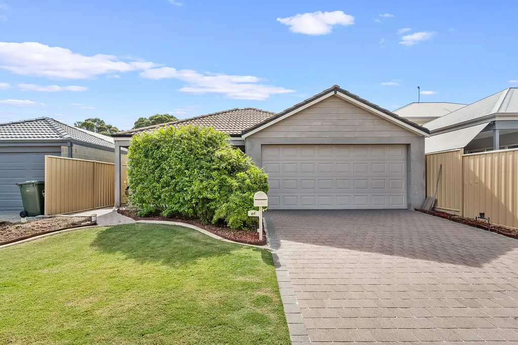 Easy-Care Coastal Living in the Heart of Falcon