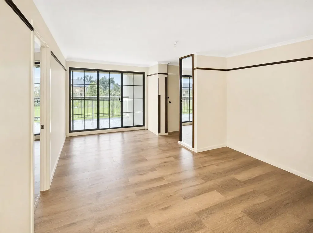 Watson 2房  Modern Urban Sanctuary with Study, Workshop & Gym Access in Leafy Watson
