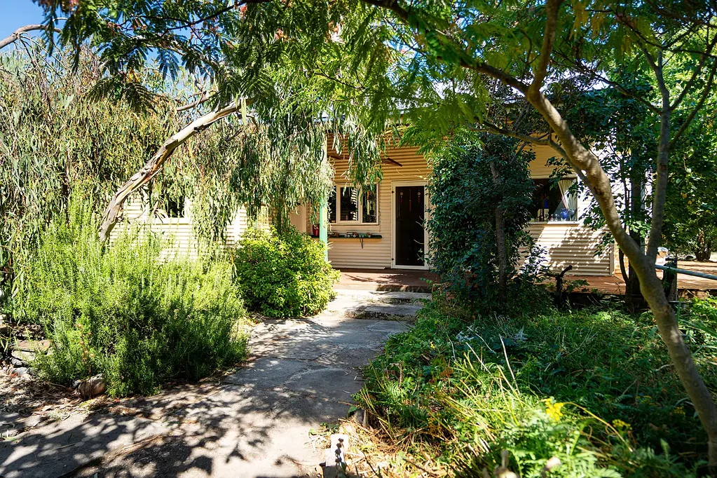 101 Main Road, Campbells Creek, VIC 3451
