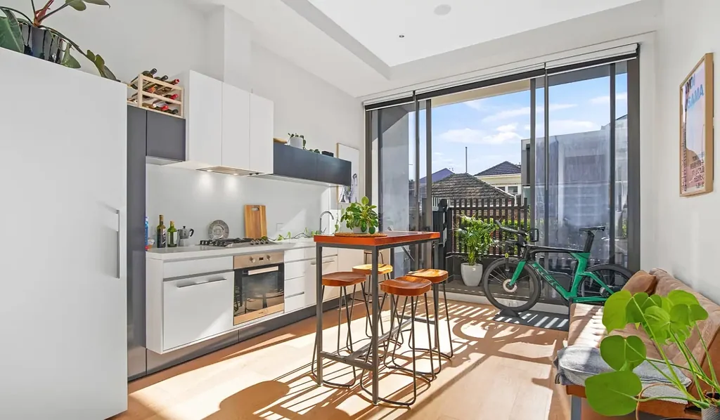 “The Hawksburn” – north-facing boutique hideaway in the heart of the village.