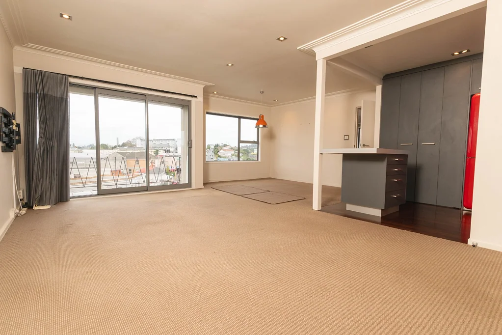 Great apartment in vibrant Western Springs