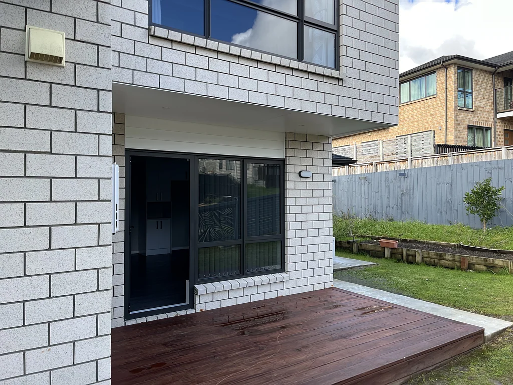 Charming 2-Bedroom House for Lease in Swanson