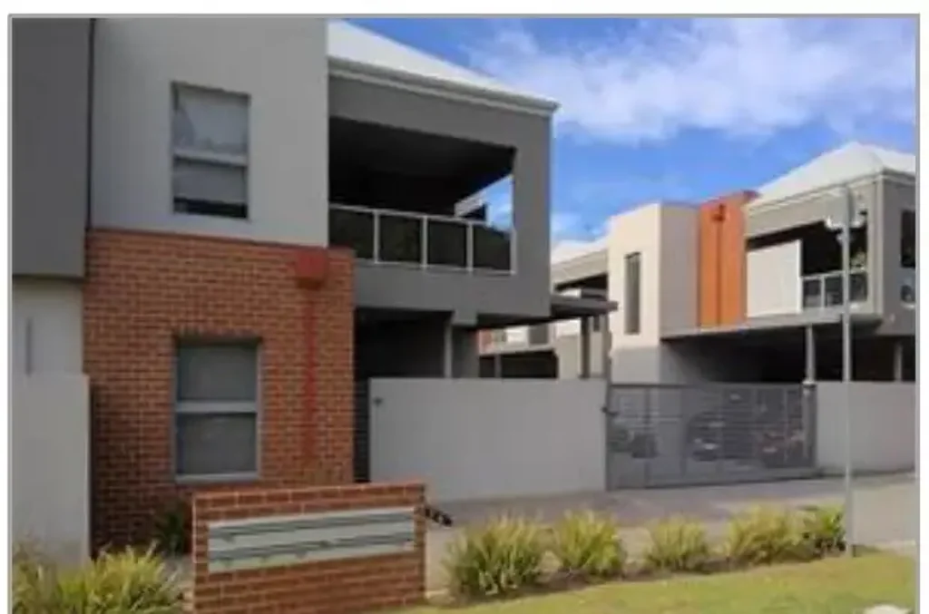 Marangaroo 2房  Bailiff Sale - Full Share of Unit 9, 3 Dover Court, MARANGAROO, WA 6064 on Friday 29th May 2026 at 09:30 am by Public Auction - BREF: 328496