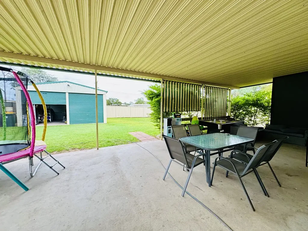 POWERED SHED WITH BACK ACCESS, BEAUTIFULLY RENOVATED HOME RIGHT NEAR THE GOLF COURSE!