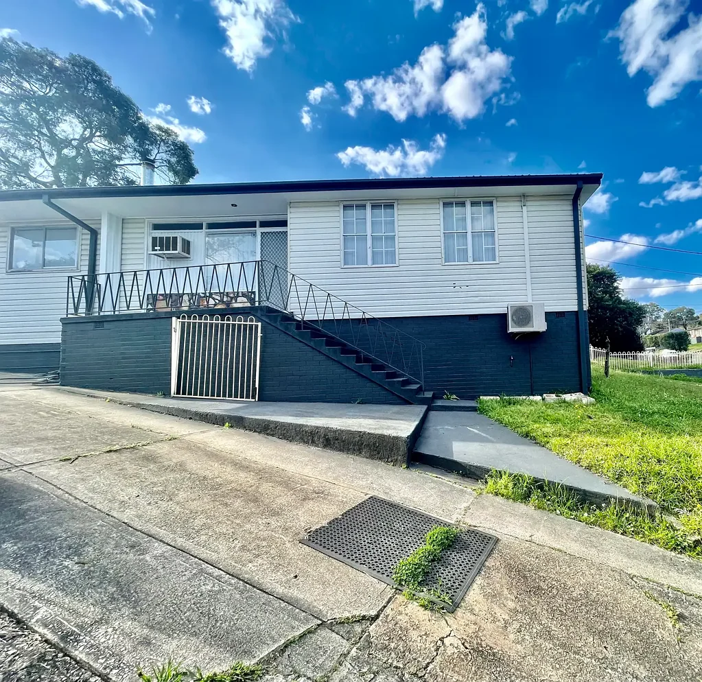 COSY 4 BEDROOM RENOVATED HOME