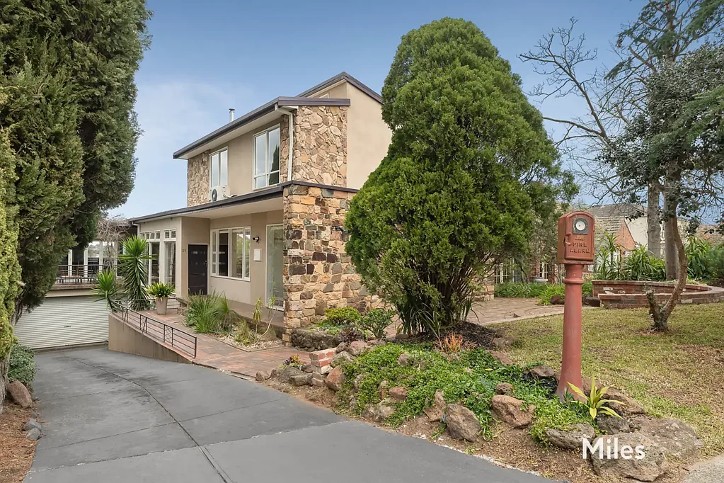 21 Beauview Parade, Ivanhoe East, VIC 3079