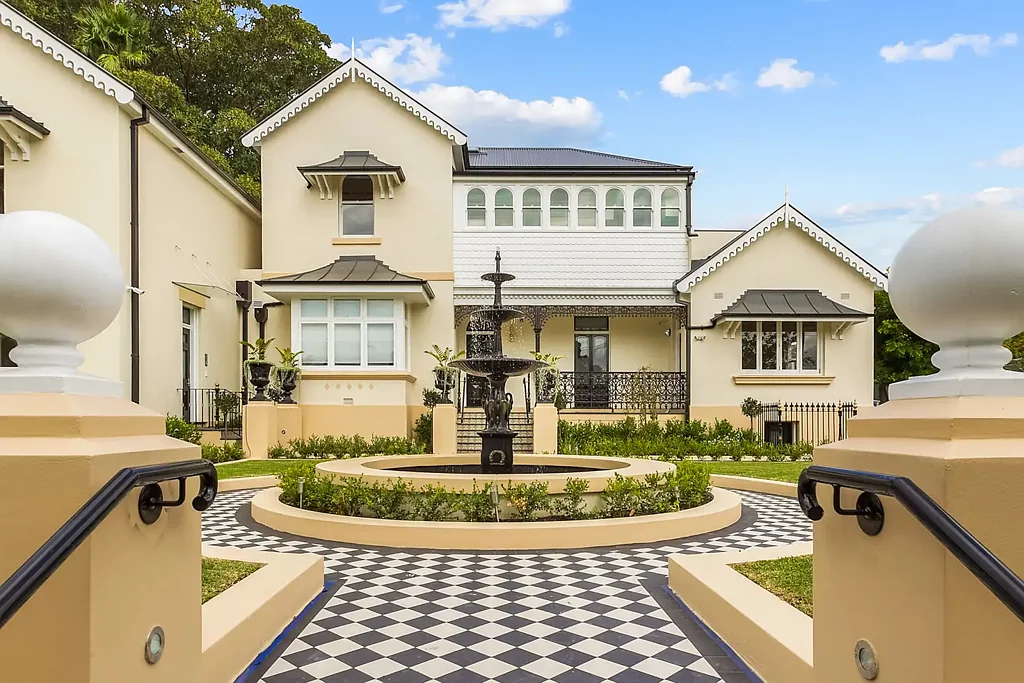Fully Furnished Studios in Convenient Inner-West Location