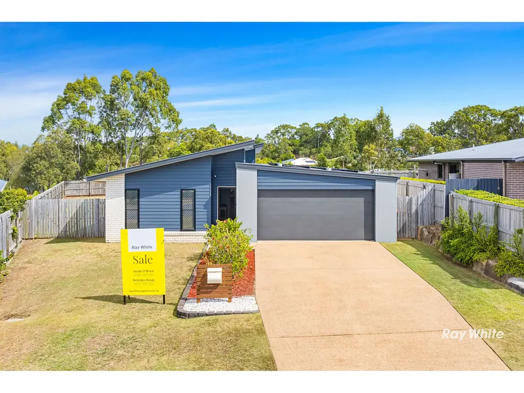 Yeppoon 4બેડરૂમ Custom Built Coastal Elegance with Exceptional Family Appeal