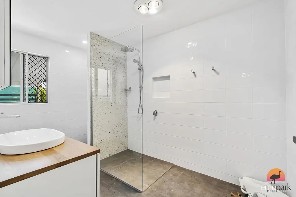 Emu Park 2침실 Coastal Opportunity just Put the Finishing Touches on!