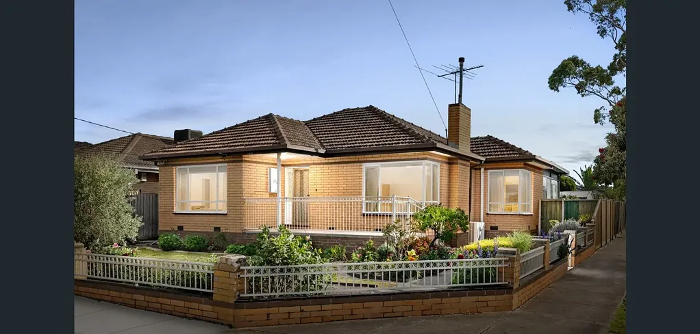 For Rent - 256 Furlong Road, St Albans VIC 3021