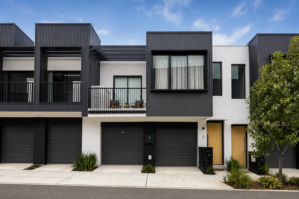Edmondson Park 1 Slaapkamer Rare Street-Facing Townhouse in the Heart of Edmondson Park