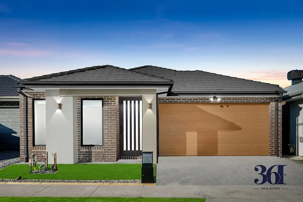 Tarneit 4 Bedroom GREAT MODERN HOME WITH EXCELLENT UPGRADES!!!