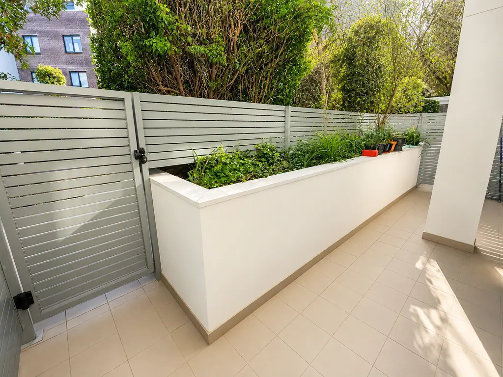 Quiet Rear-of-Complex Courtyard Sanctuary in the Heart of St Ives
