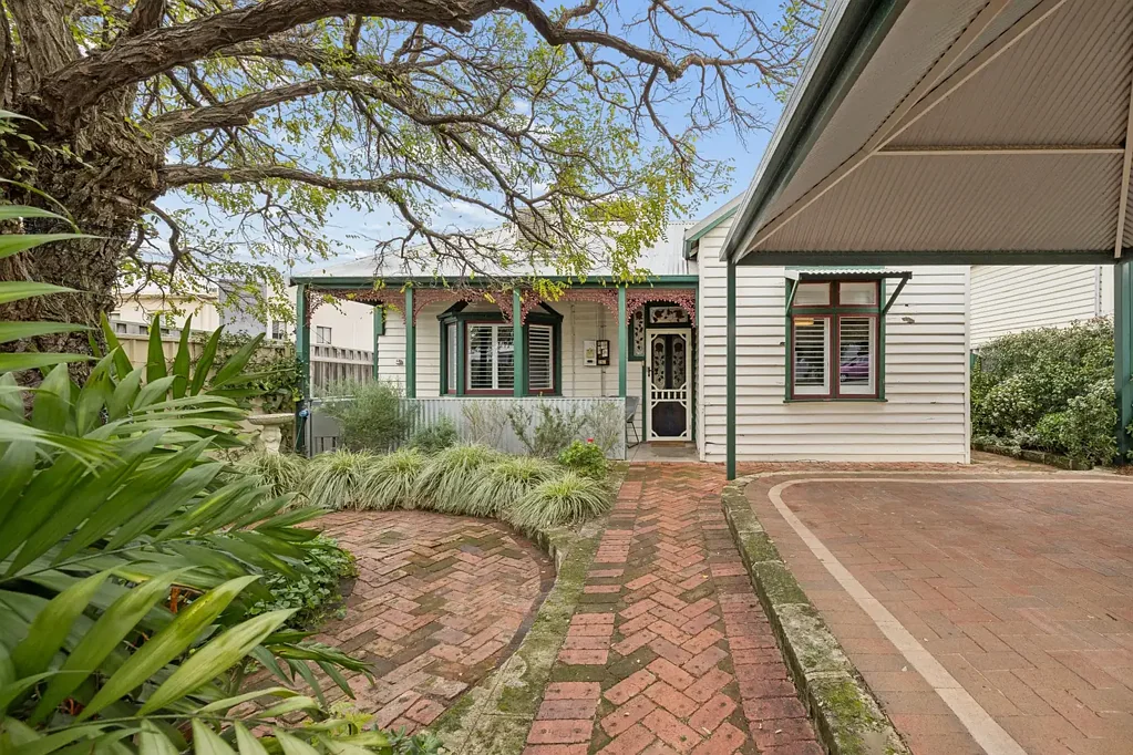 East Victoria Park 3房  Charming Character Home in a Prime East Victoria Park Location