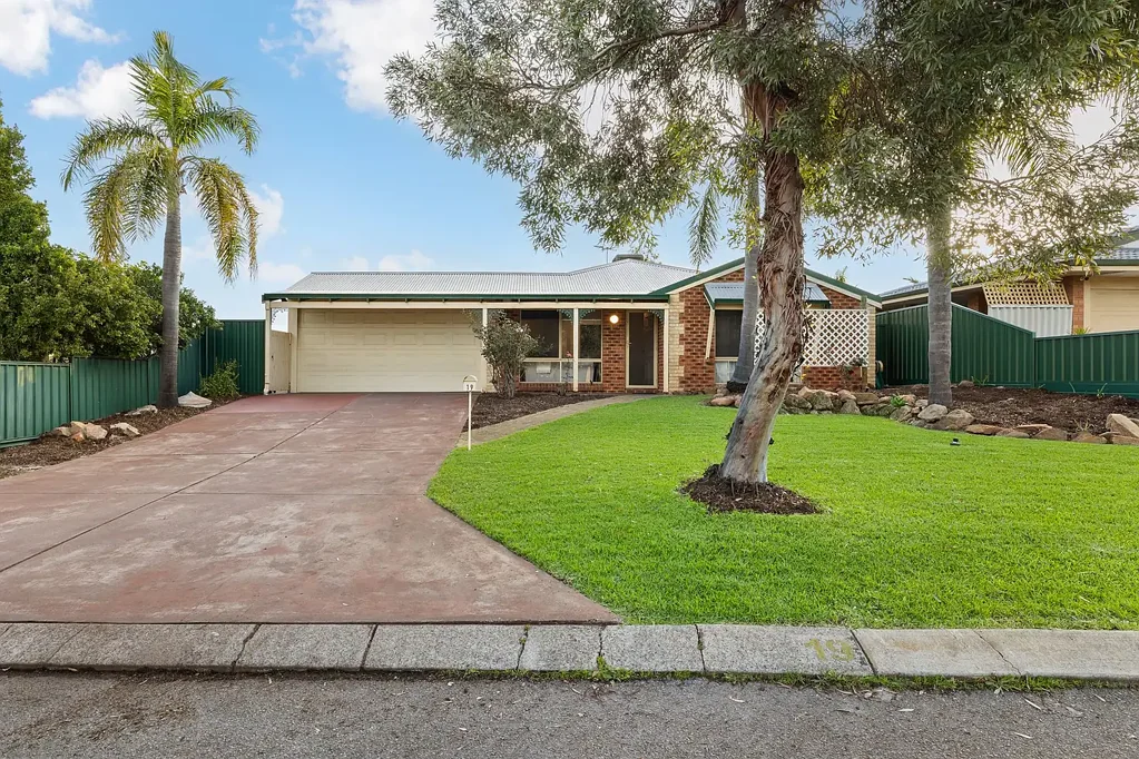 Beechboro 4房  Cul-de-Sac Charm, City Connections & Backyard Access!